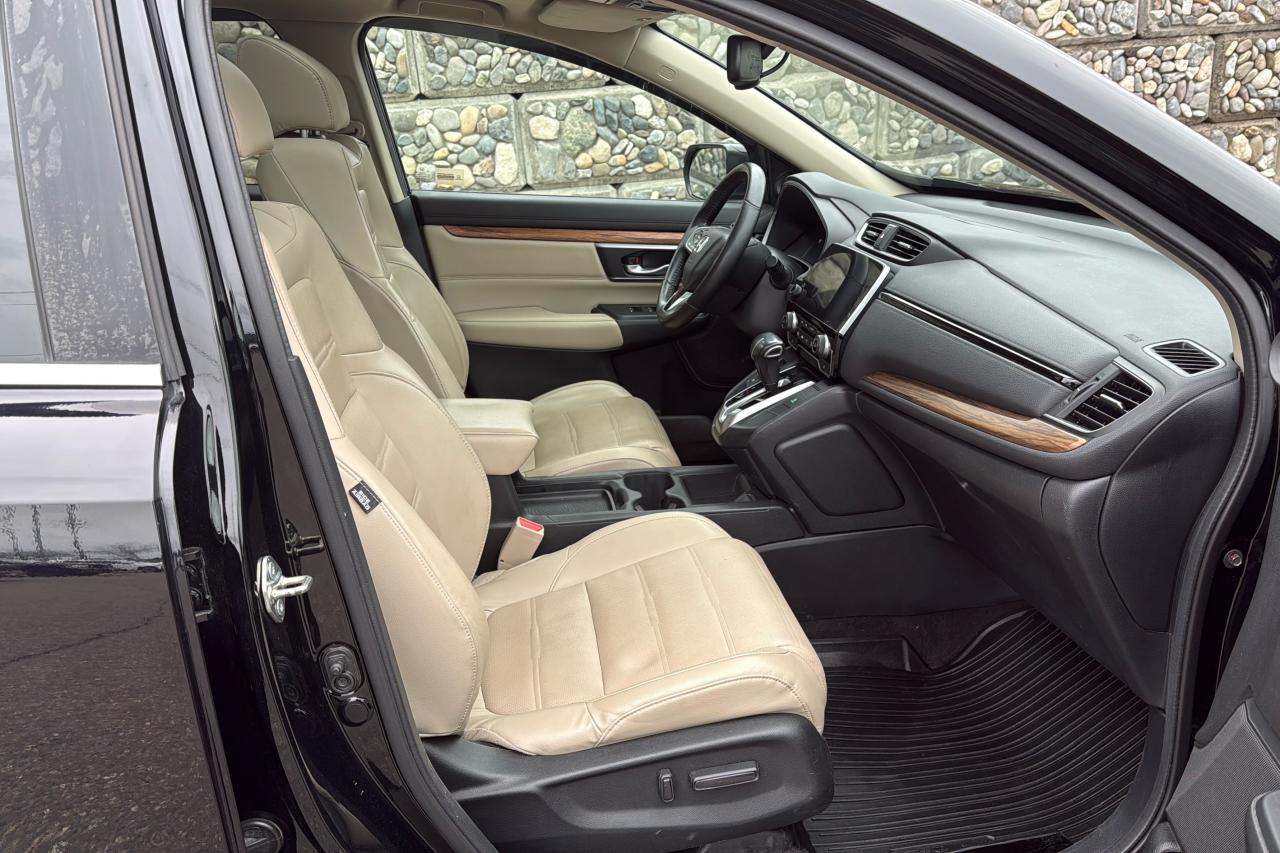 2017 Honda CR-V Touring Photo