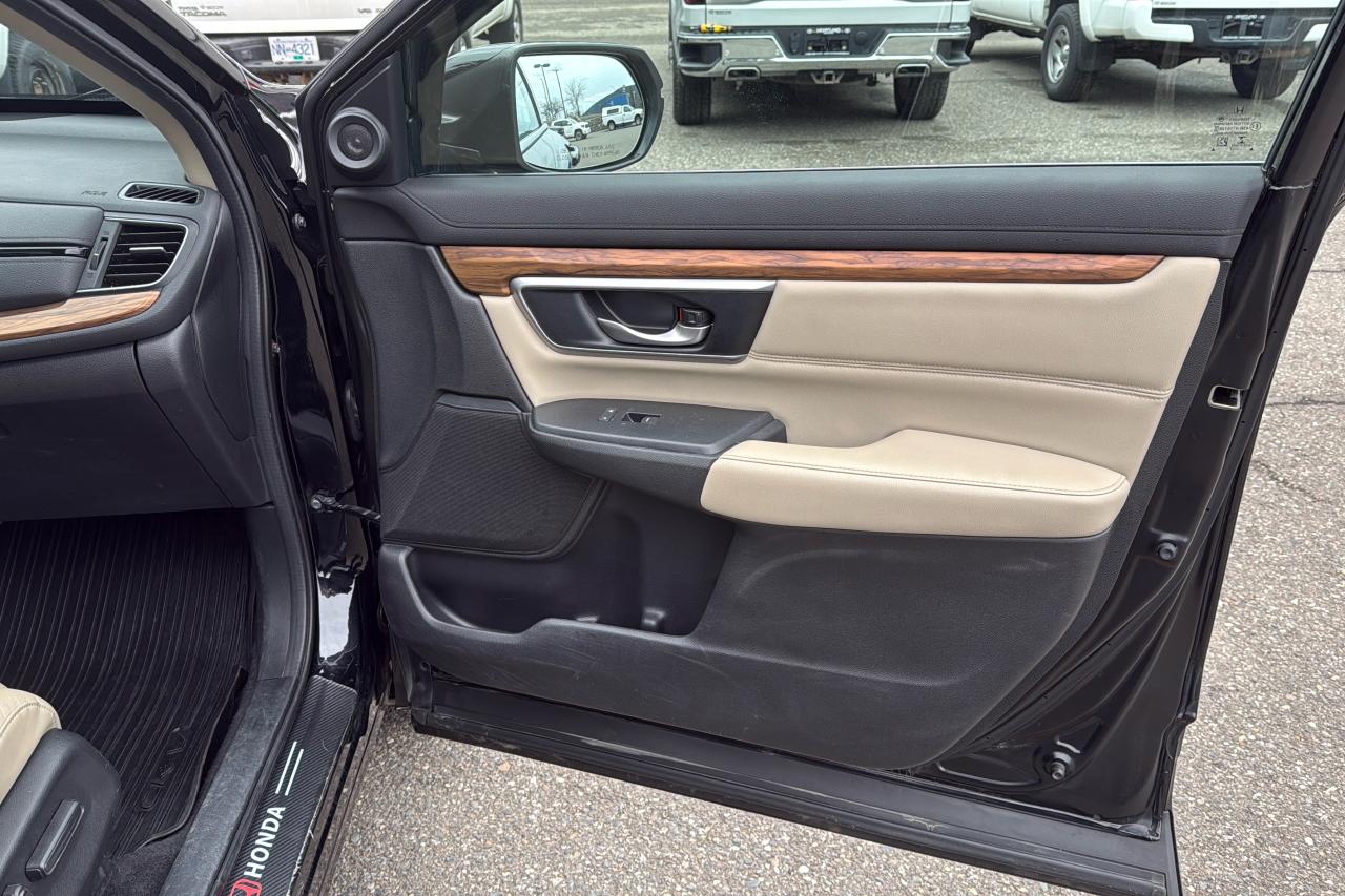 2017 Honda CR-V Touring Photo