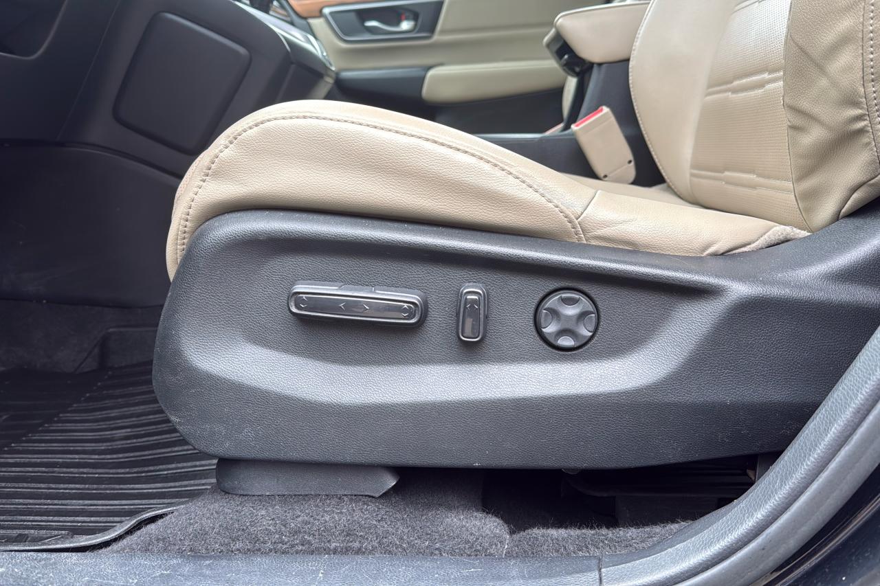 2017 Honda CR-V Touring Photo