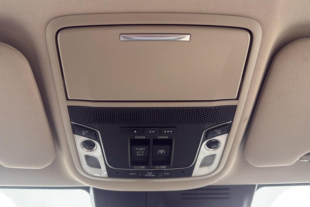 2017 Honda CR-V Touring Photo