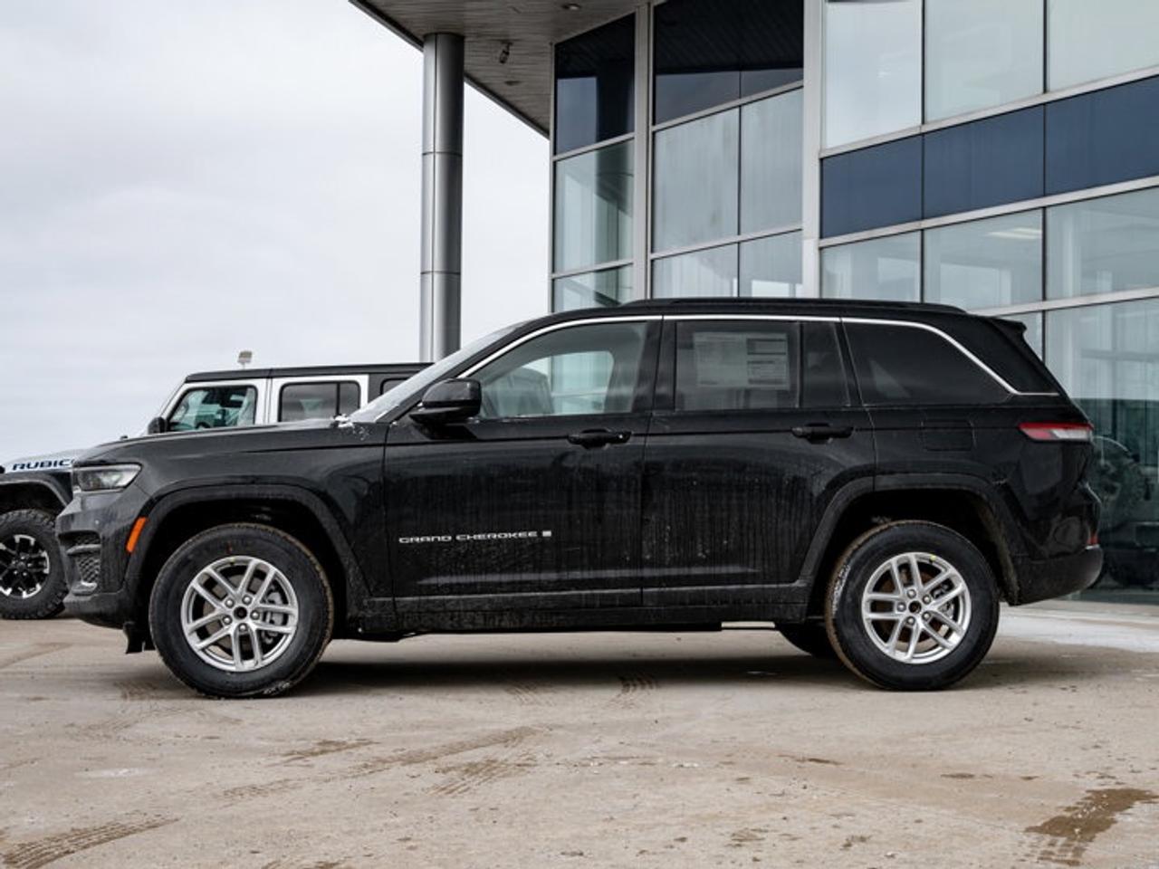2026 Jeep Grand Cherokee Laredo Photo