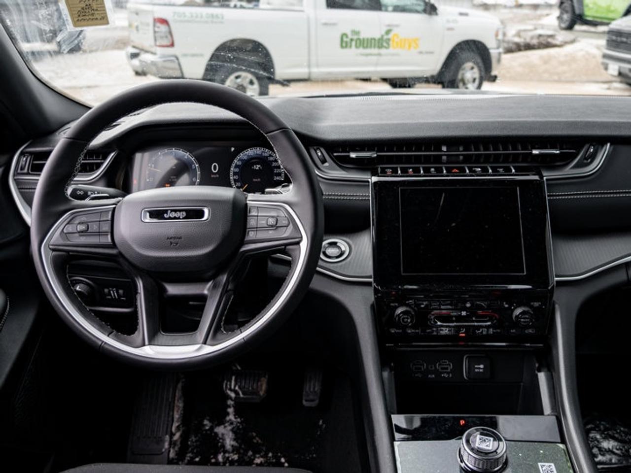 2026 Jeep Grand Cherokee Laredo Photo2