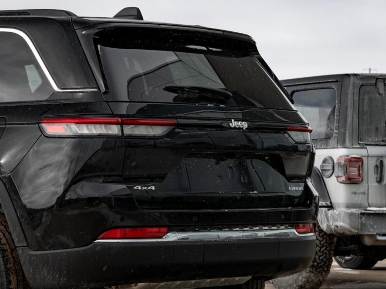 2026 Jeep Grand Cherokee Laredo Photo