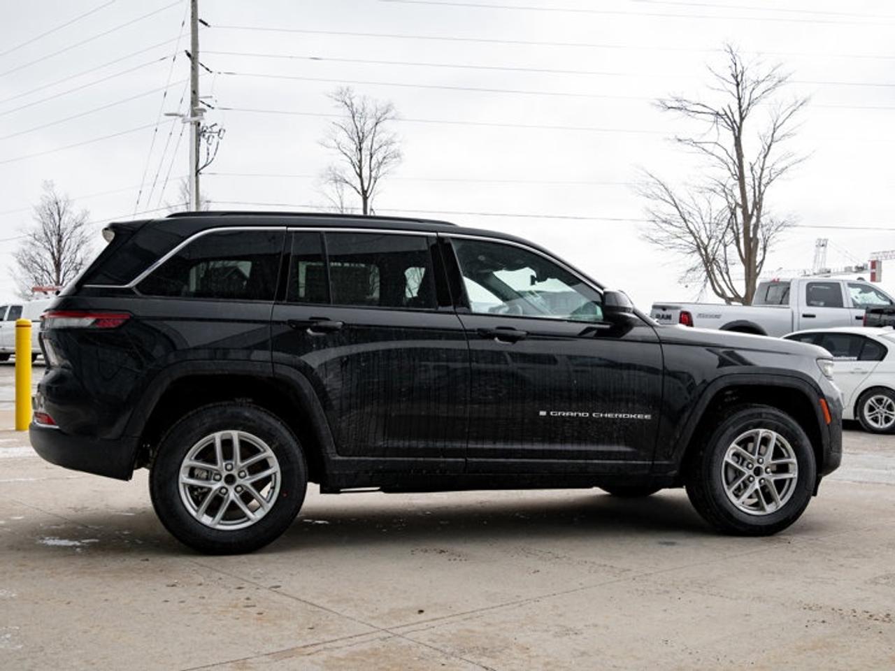 2026 Jeep Grand Cherokee Laredo Photo