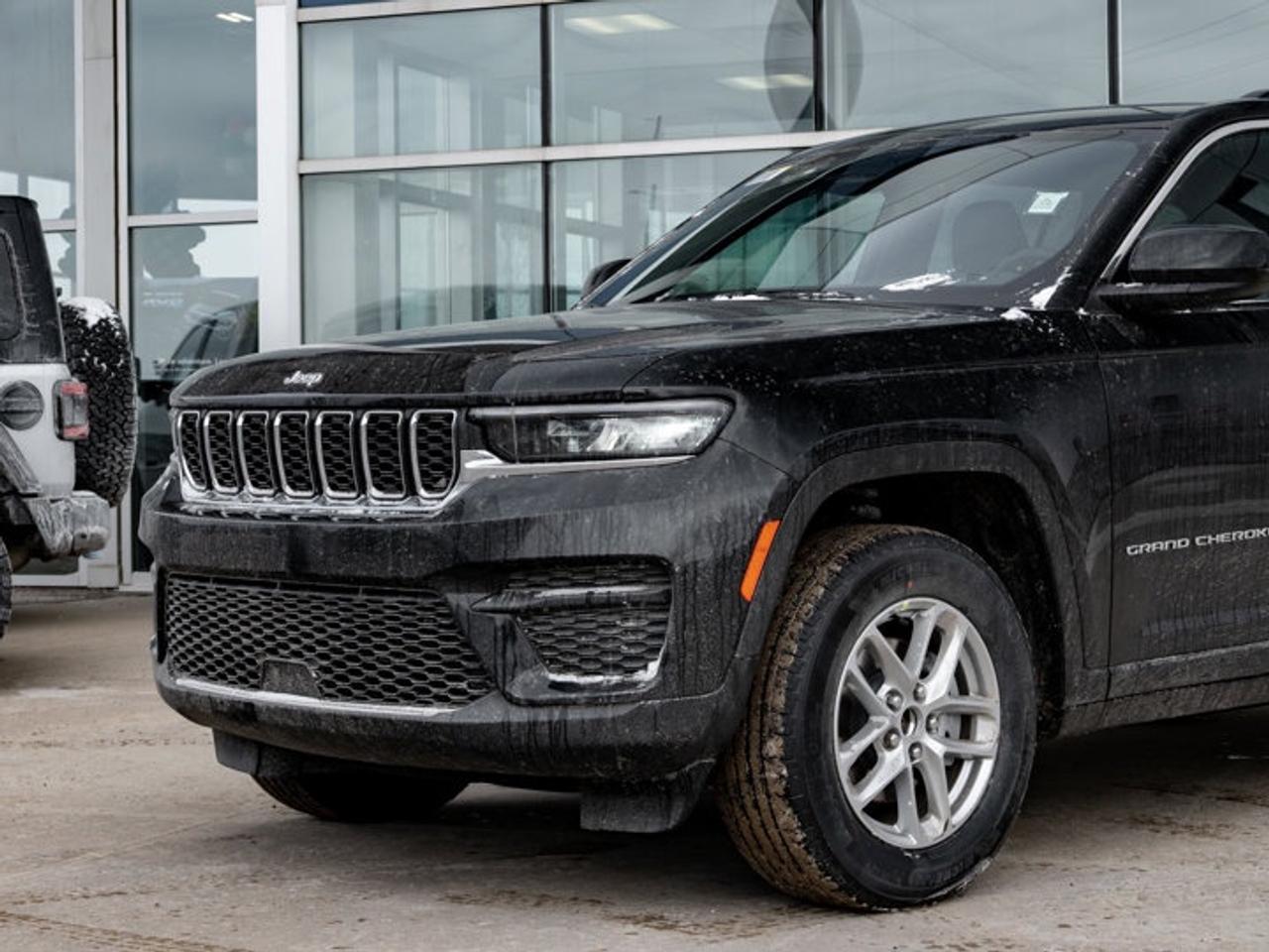 2026 Jeep Grand Cherokee Laredo Photo