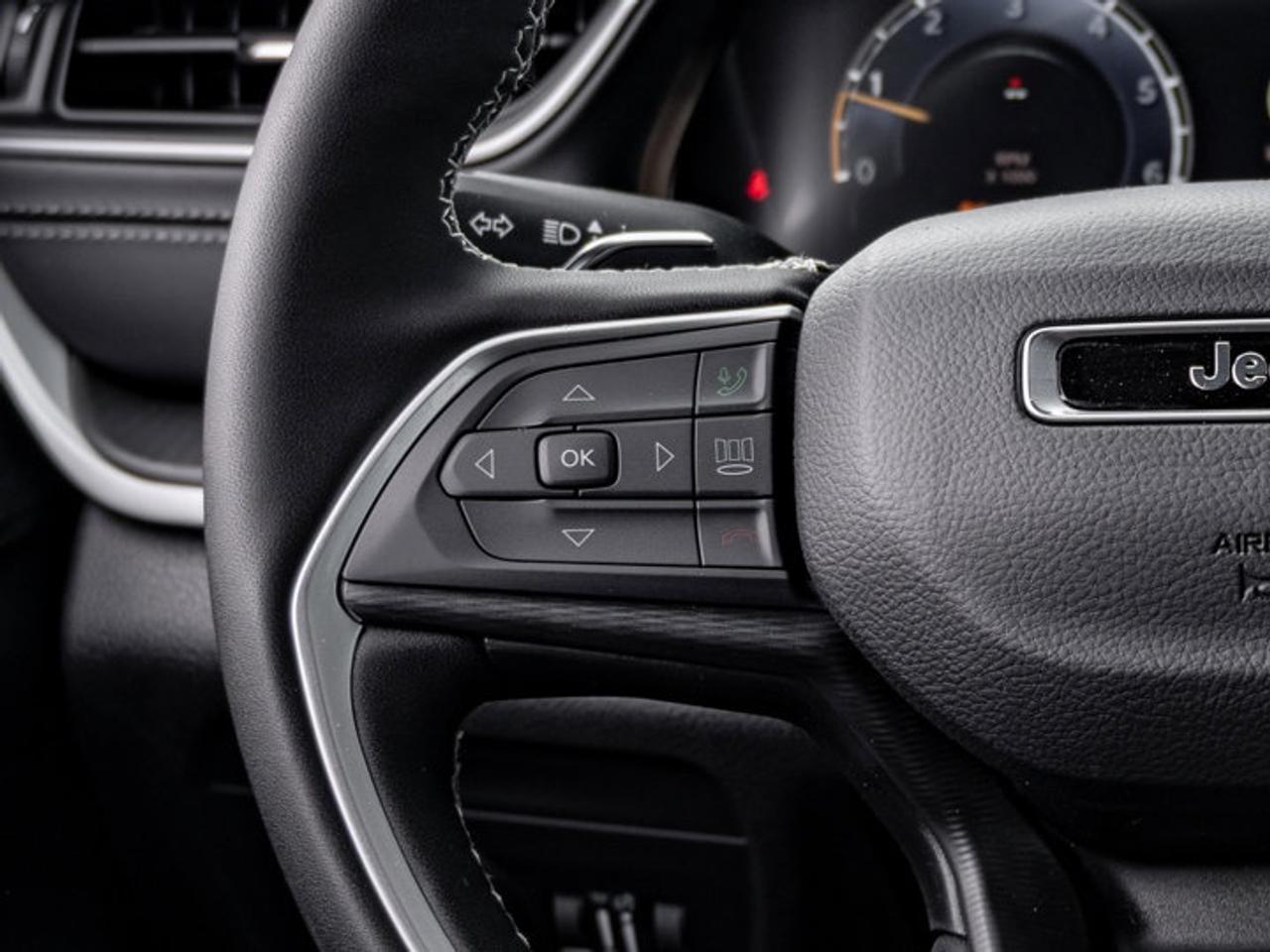 2026 Jeep Grand Cherokee Laredo Photo