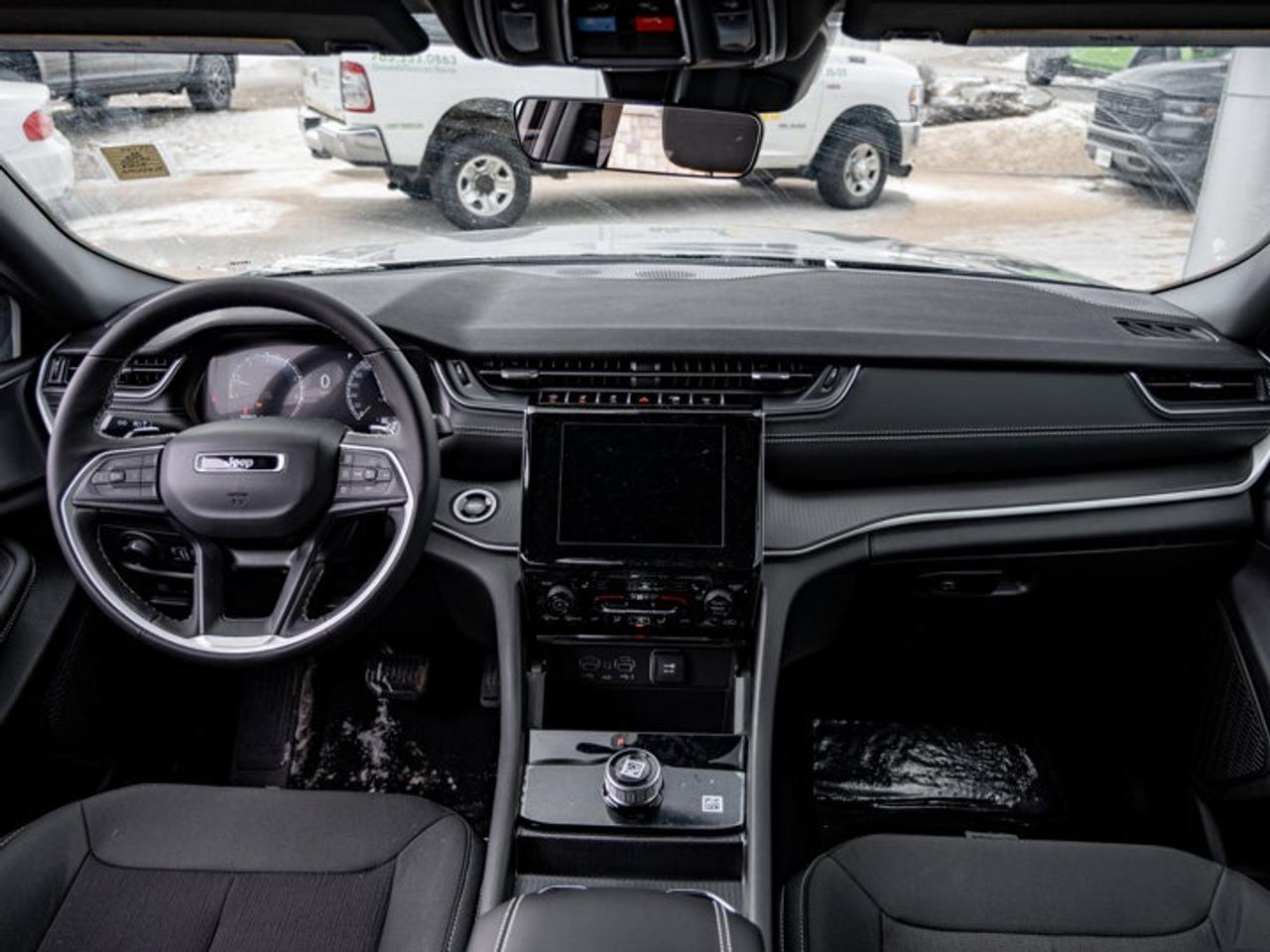 2026 Jeep Grand Cherokee Laredo Photo