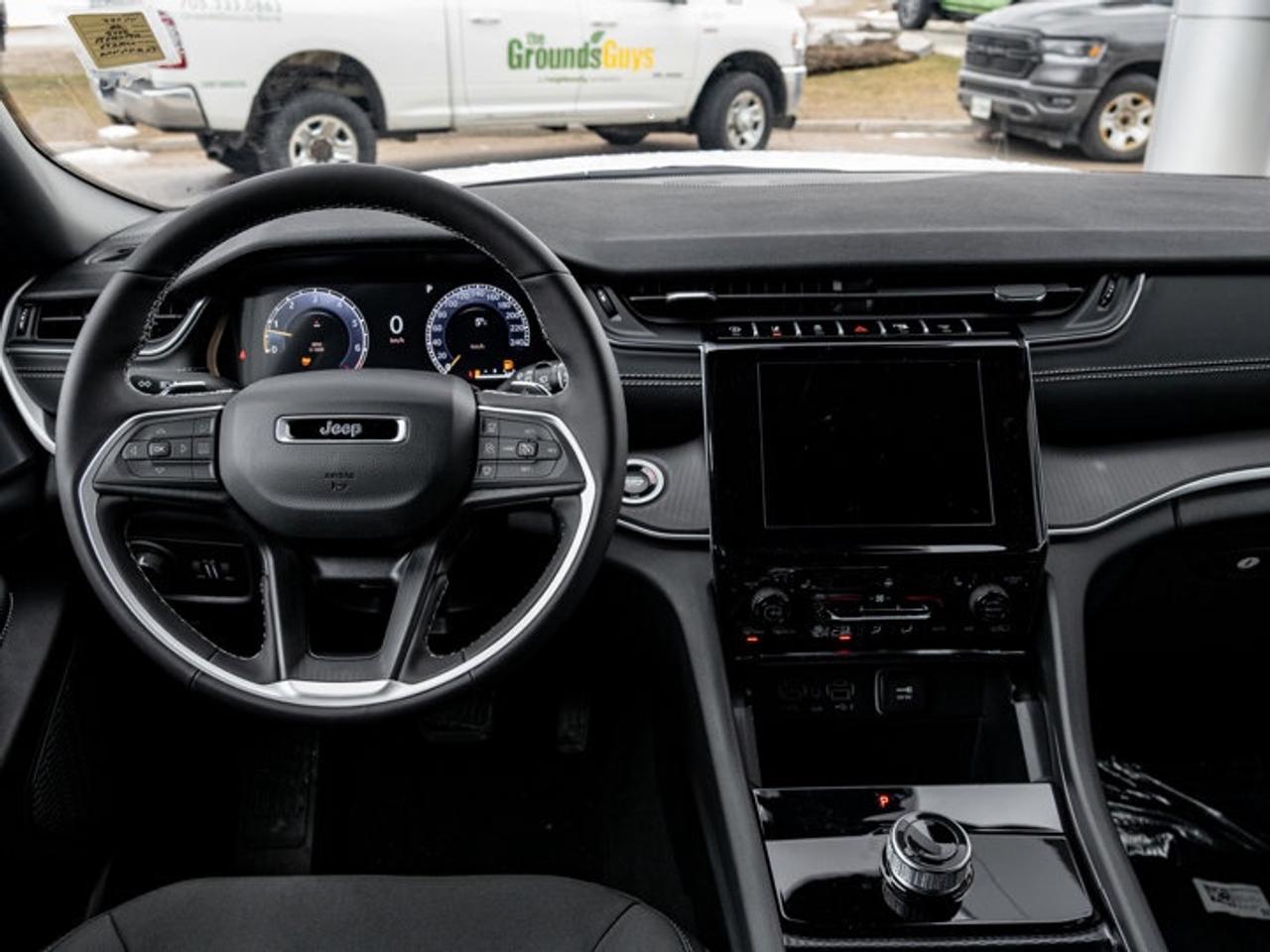 2026 Jeep Grand Cherokee Laredo Photo