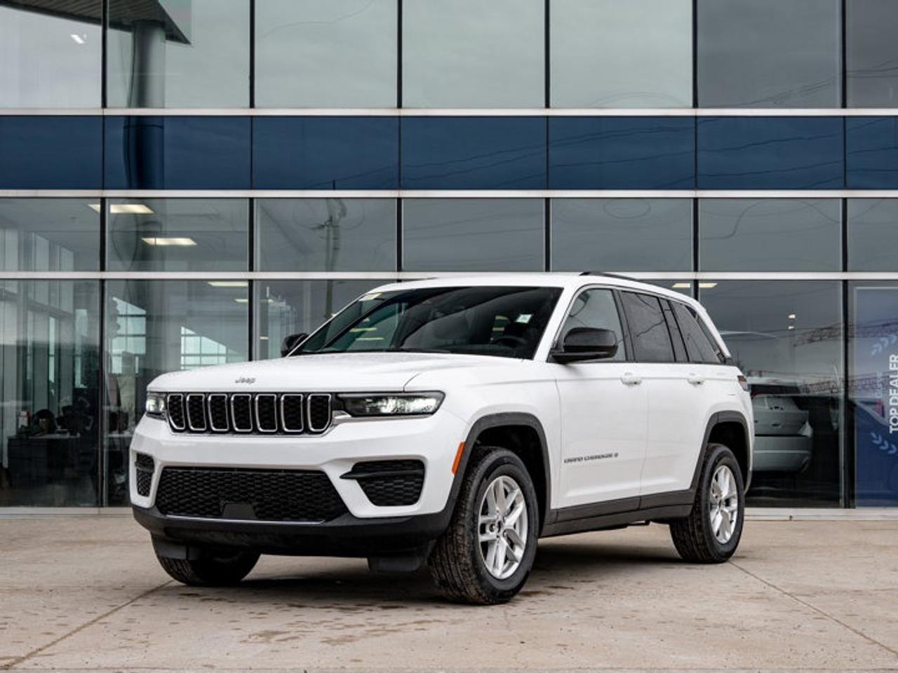 2026 Jeep Grand Cherokee Laredo Photo5