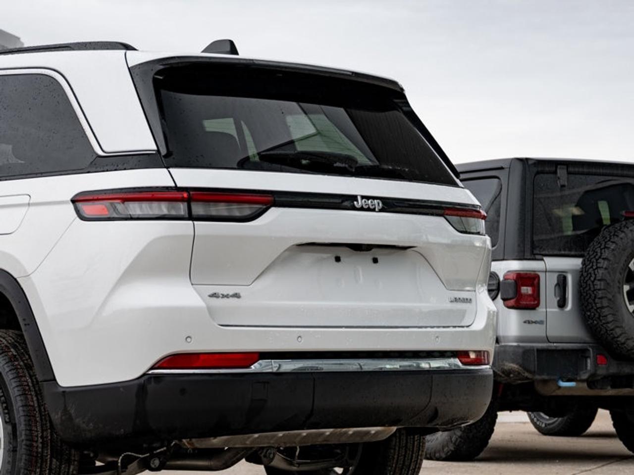 2026 Jeep Grand Cherokee Laredo Photo