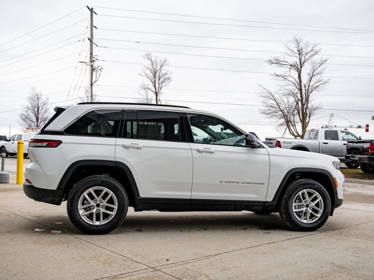 2026 Jeep Grand Cherokee Laredo Photo