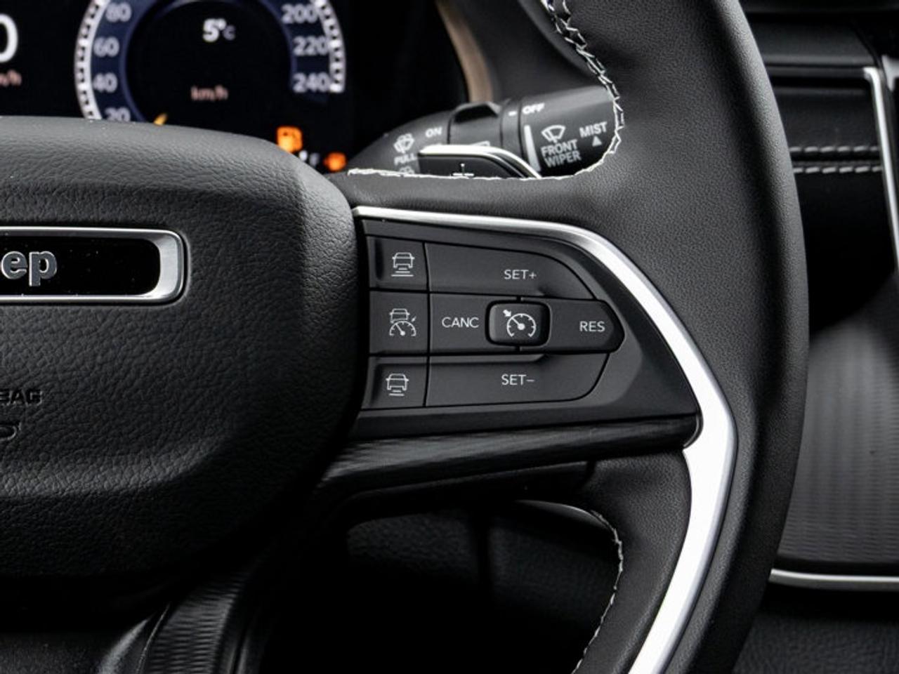 2026 Jeep Grand Cherokee Laredo Photo