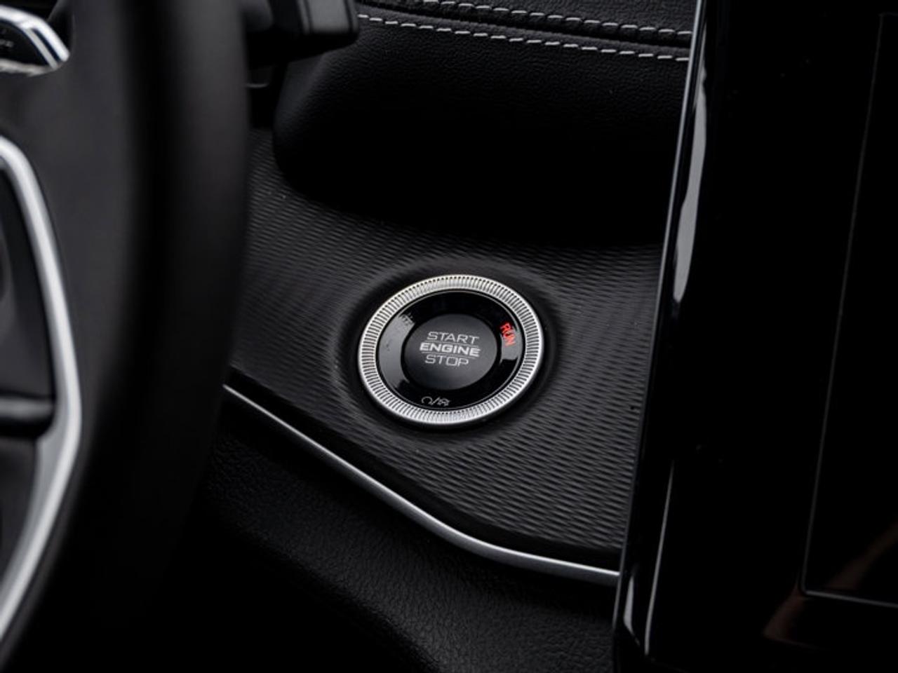 2026 Jeep Grand Cherokee Laredo Photo