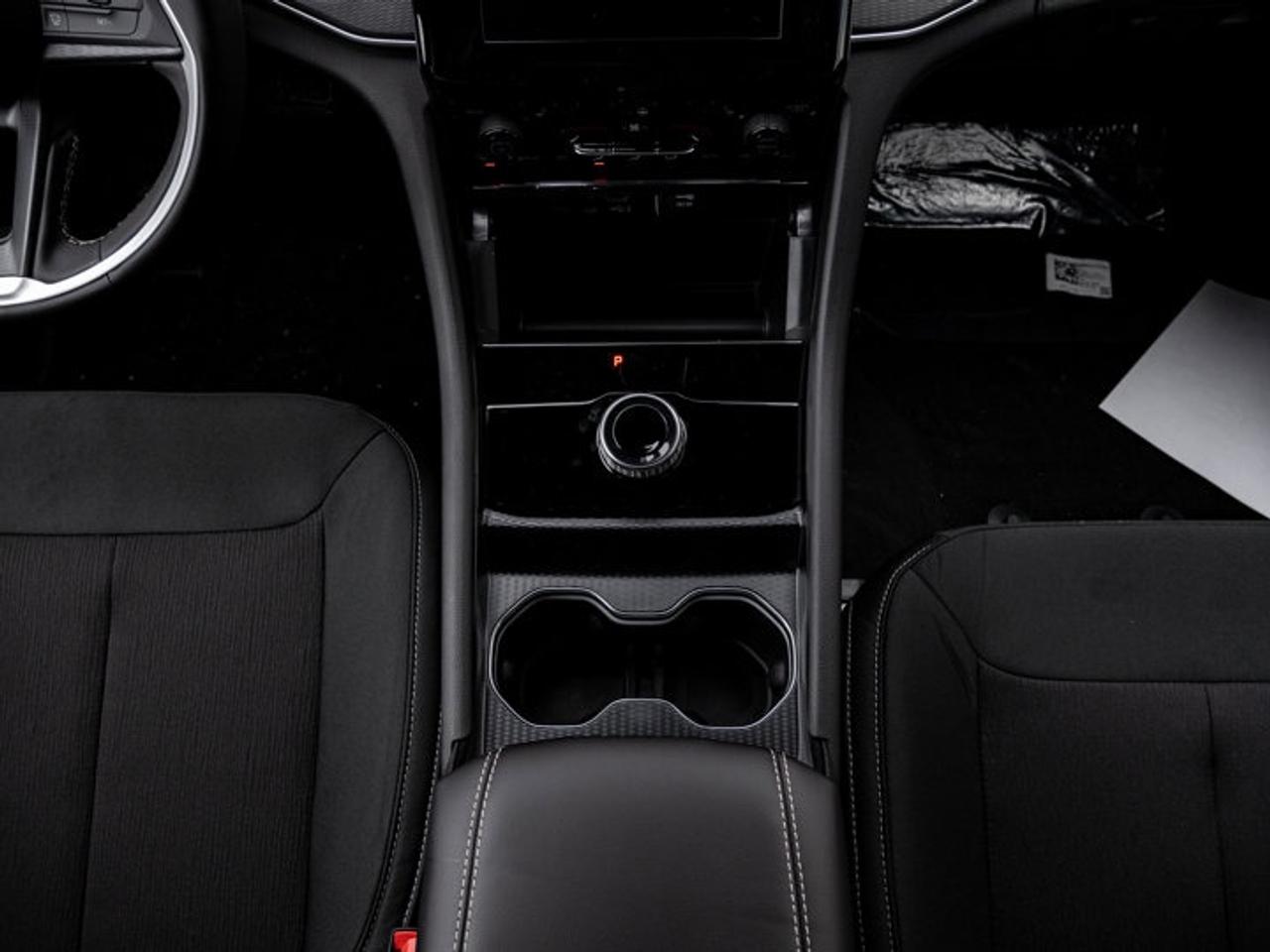 2026 Jeep Grand Cherokee Laredo Photo