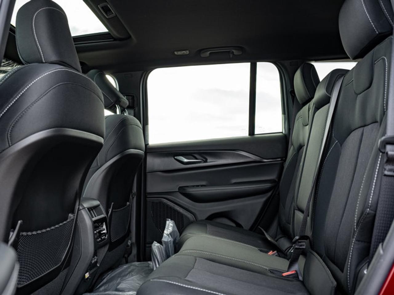 2026 Jeep Grand Cherokee Laredo X Photo