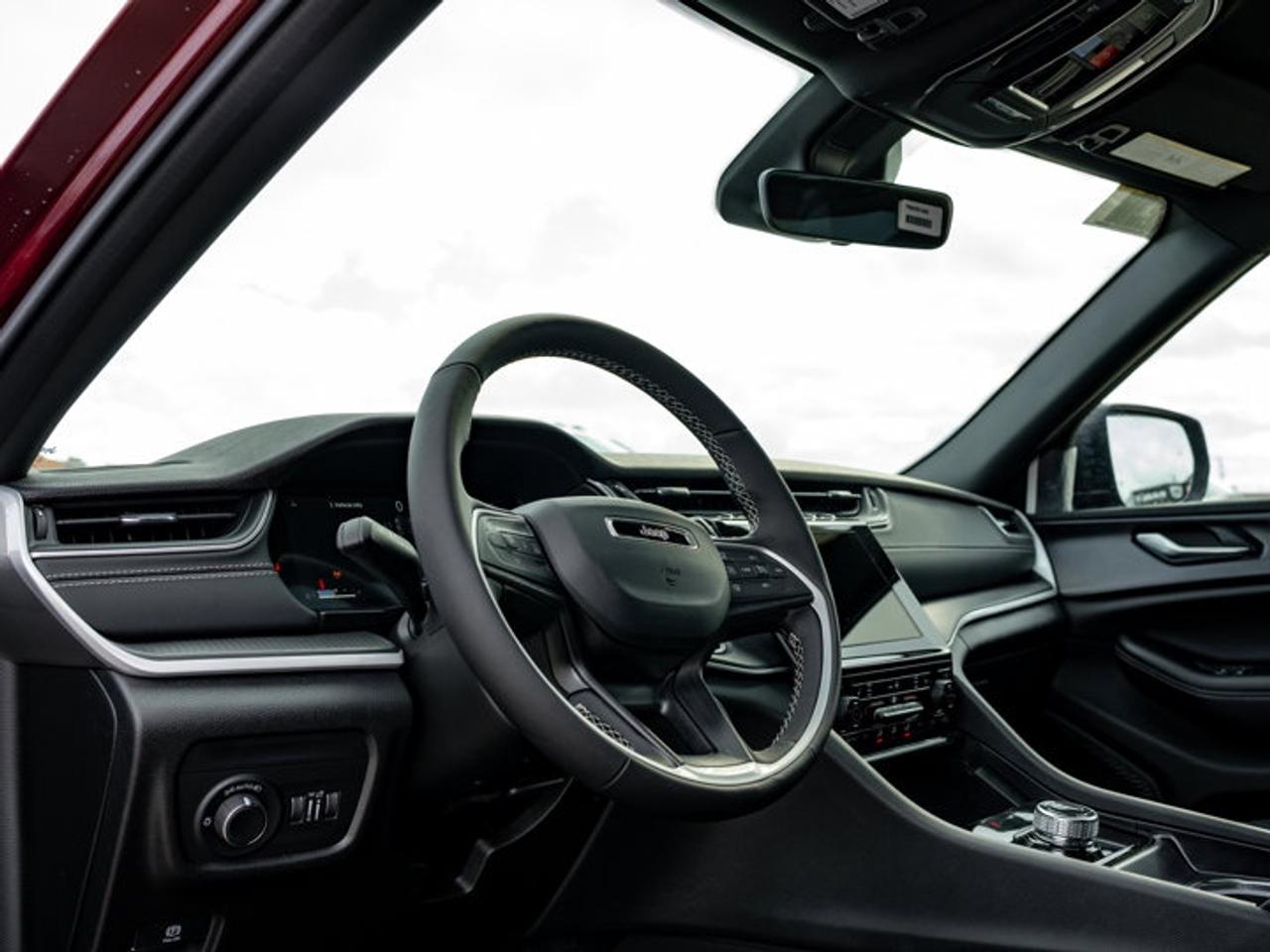 2026 Jeep Grand Cherokee Laredo X Photo