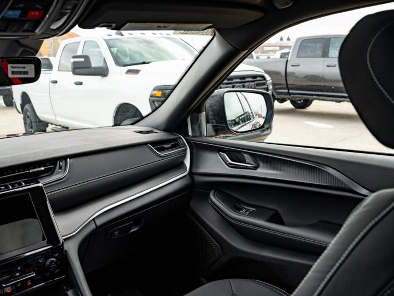 2026 Jeep Grand Cherokee Laredo X Photo