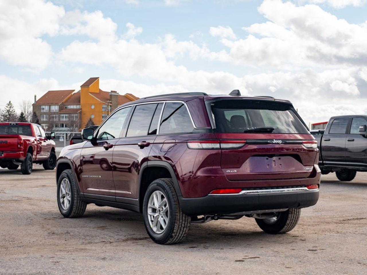 2026 Jeep Grand Cherokee Laredo X Photo