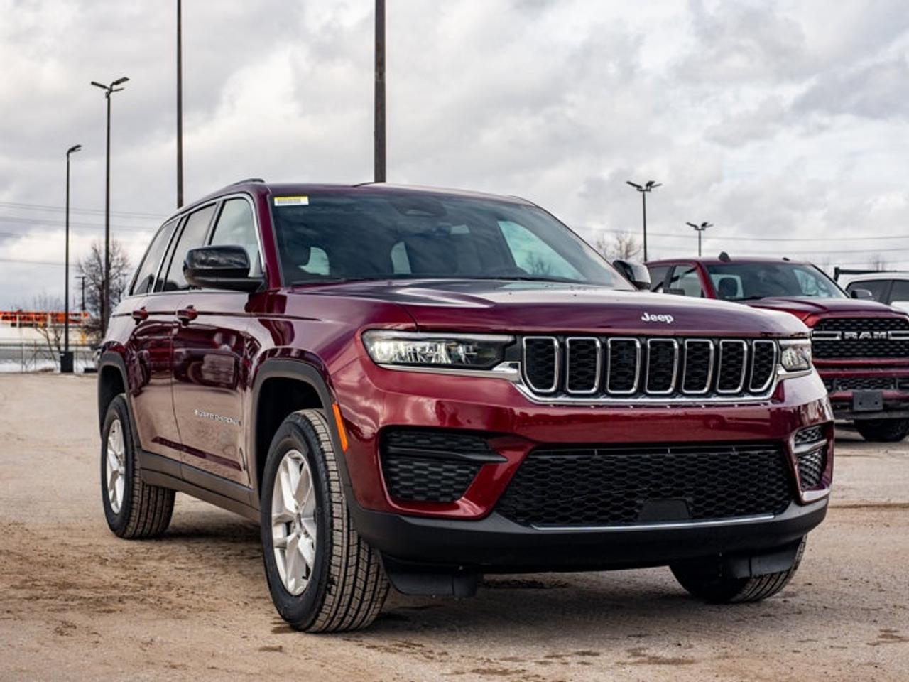 2026 Jeep Grand Cherokee Laredo X Photo