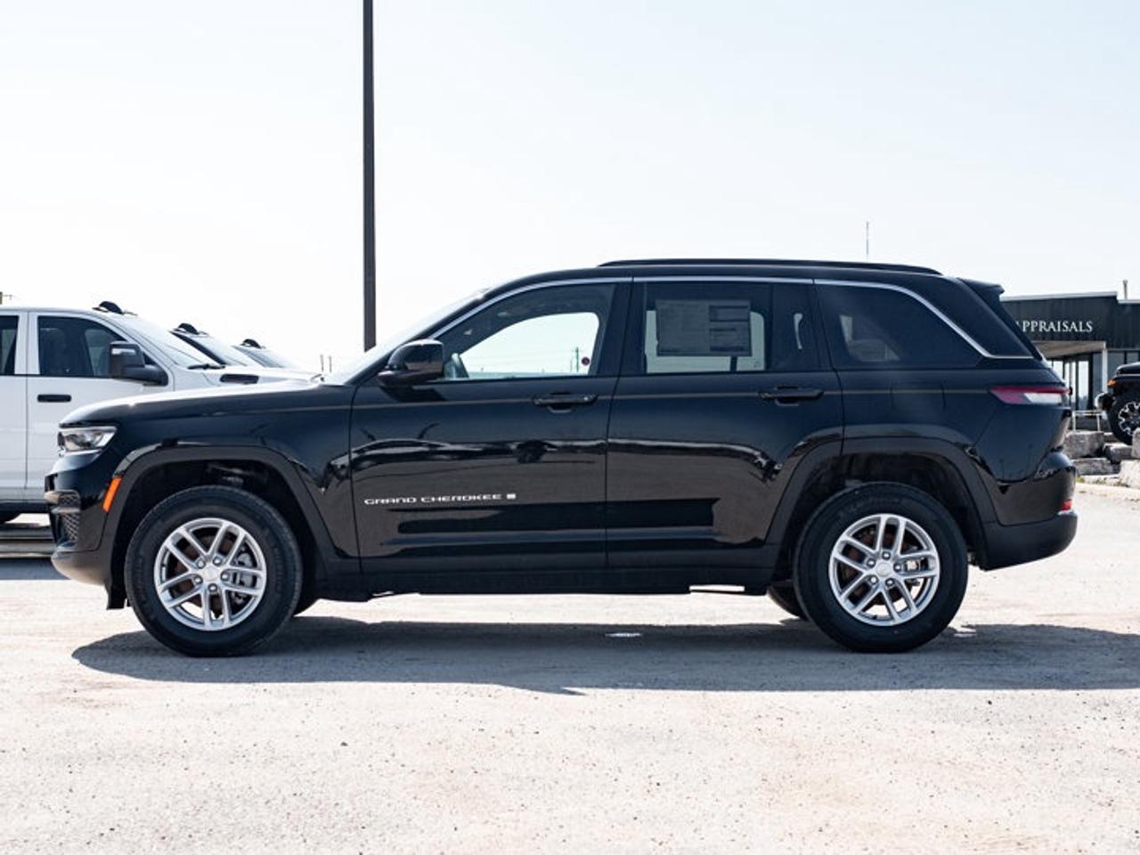 2026 Jeep Grand Cherokee Laredo X Photo