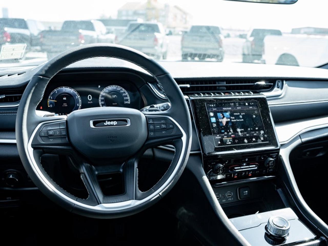 2026 Jeep Grand Cherokee Laredo X Photo2