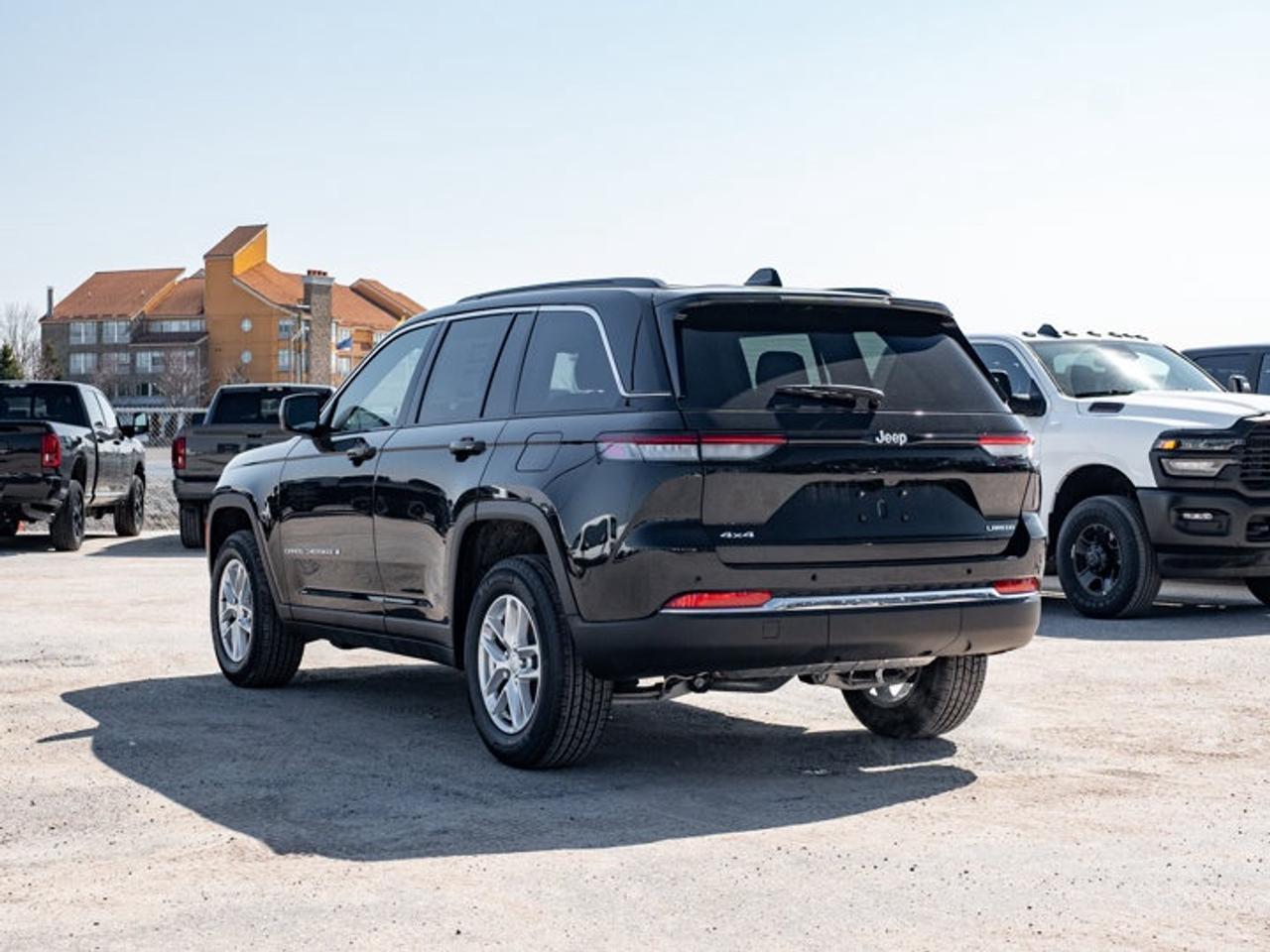 2026 Jeep Grand Cherokee Laredo X Photo