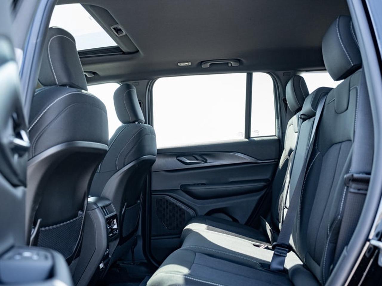 2026 Jeep Grand Cherokee Laredo X Photo