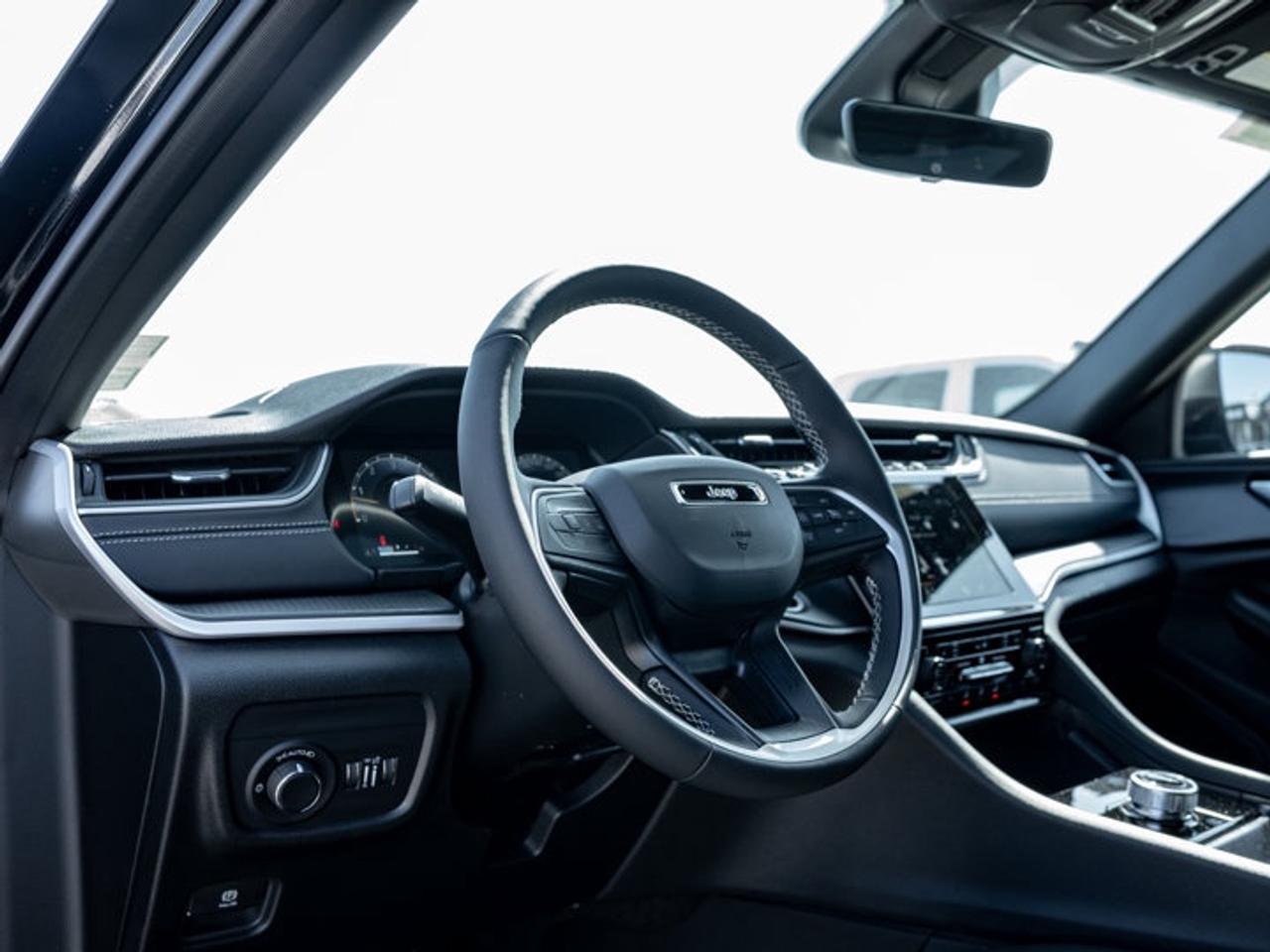 2026 Jeep Grand Cherokee Laredo X Photo
