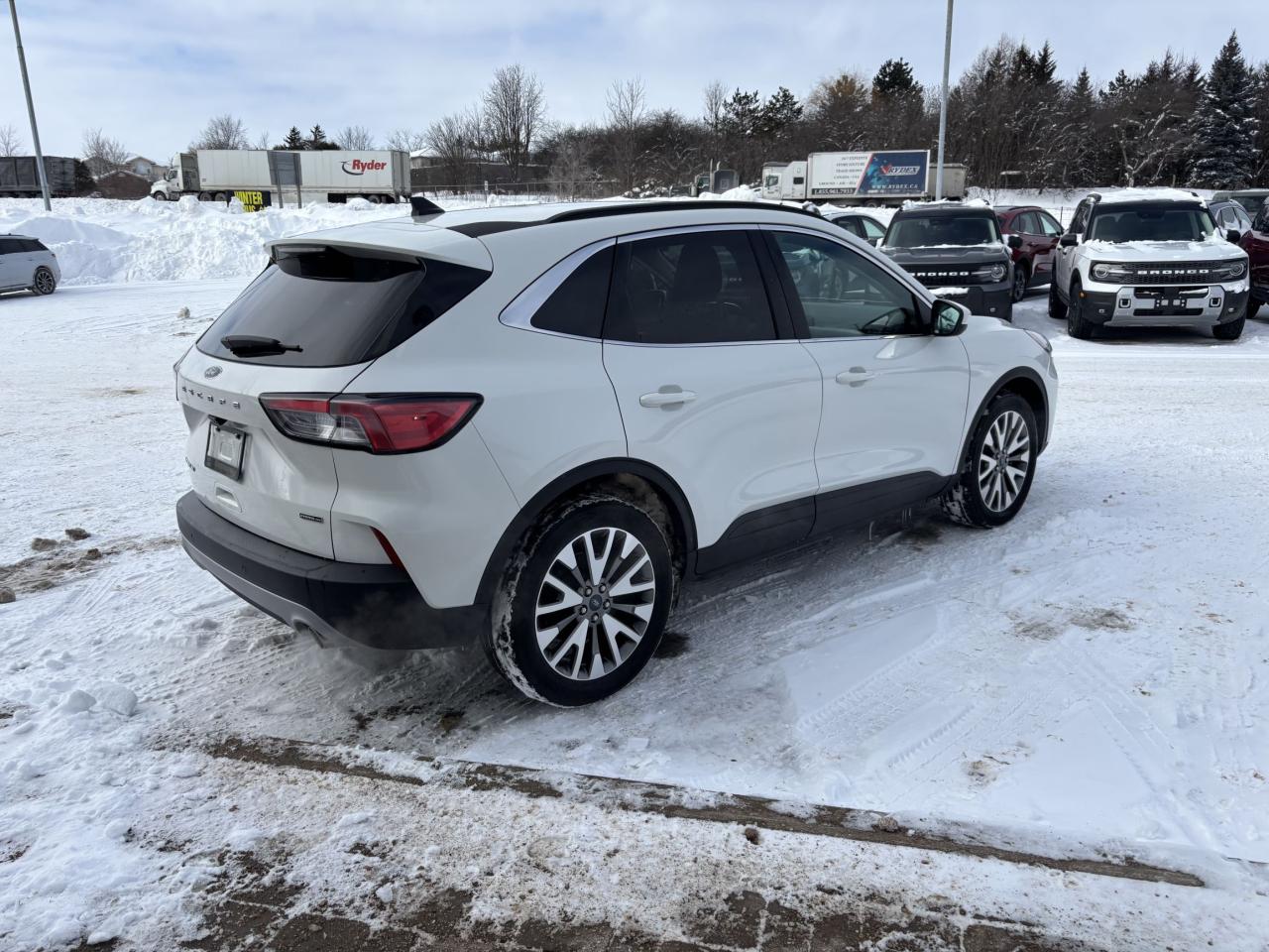 2022 Ford Escape Titanium AWD Hybrid Photo2