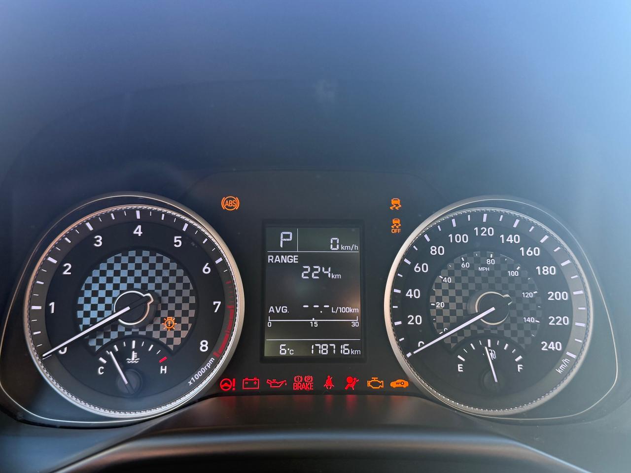 2019 Hyundai Elantra Essential Auto *CLEAN CARFAX*SAFETY INCL*FINANCING Photo