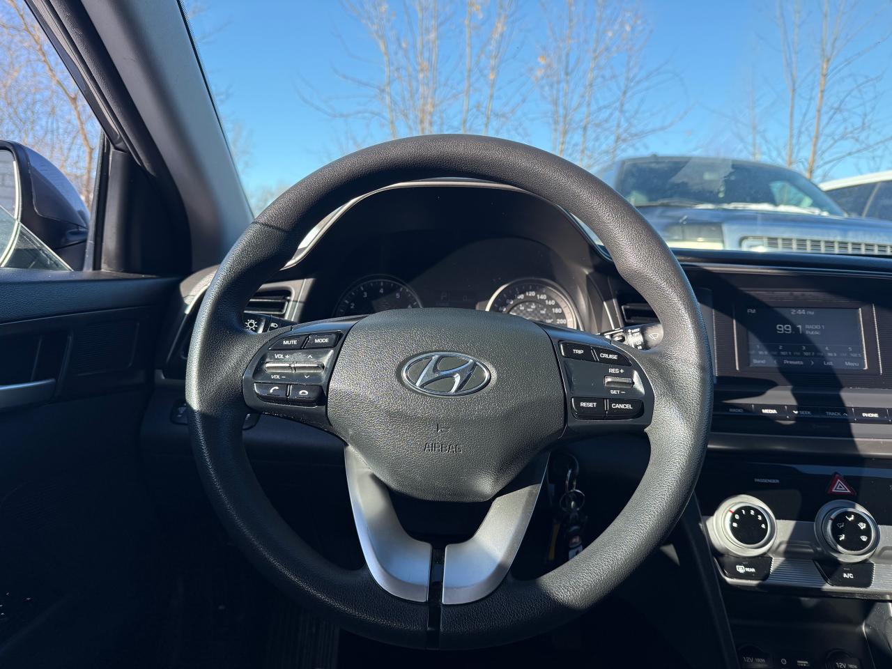 2019 Hyundai Elantra Essential Auto *CLEAN CARFAX*SAFETY INCL*FINANCING Photo