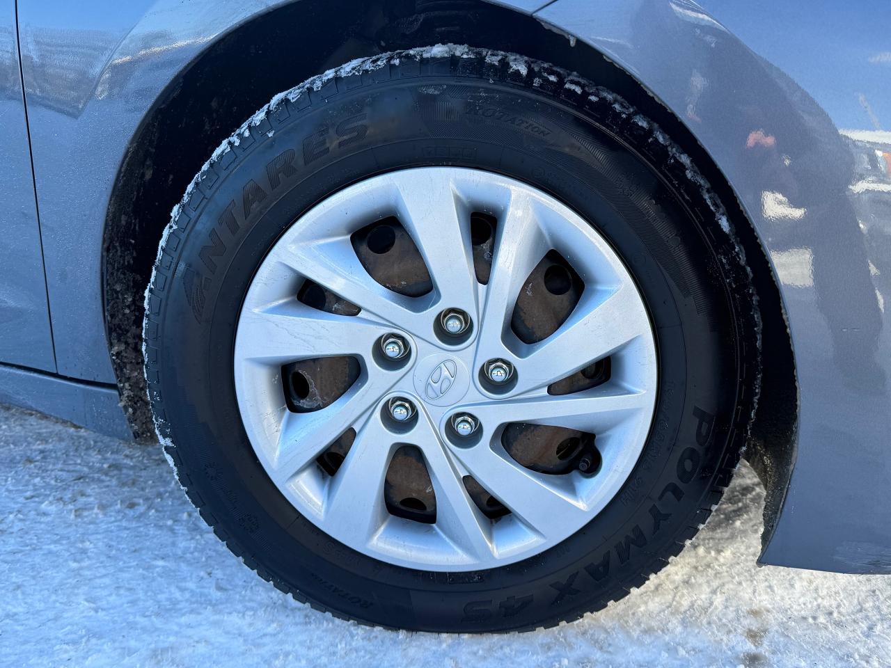 2019 Hyundai Elantra Essential Auto *CLEAN CARFAX*SAFETY INCL*FINANCING Photo4