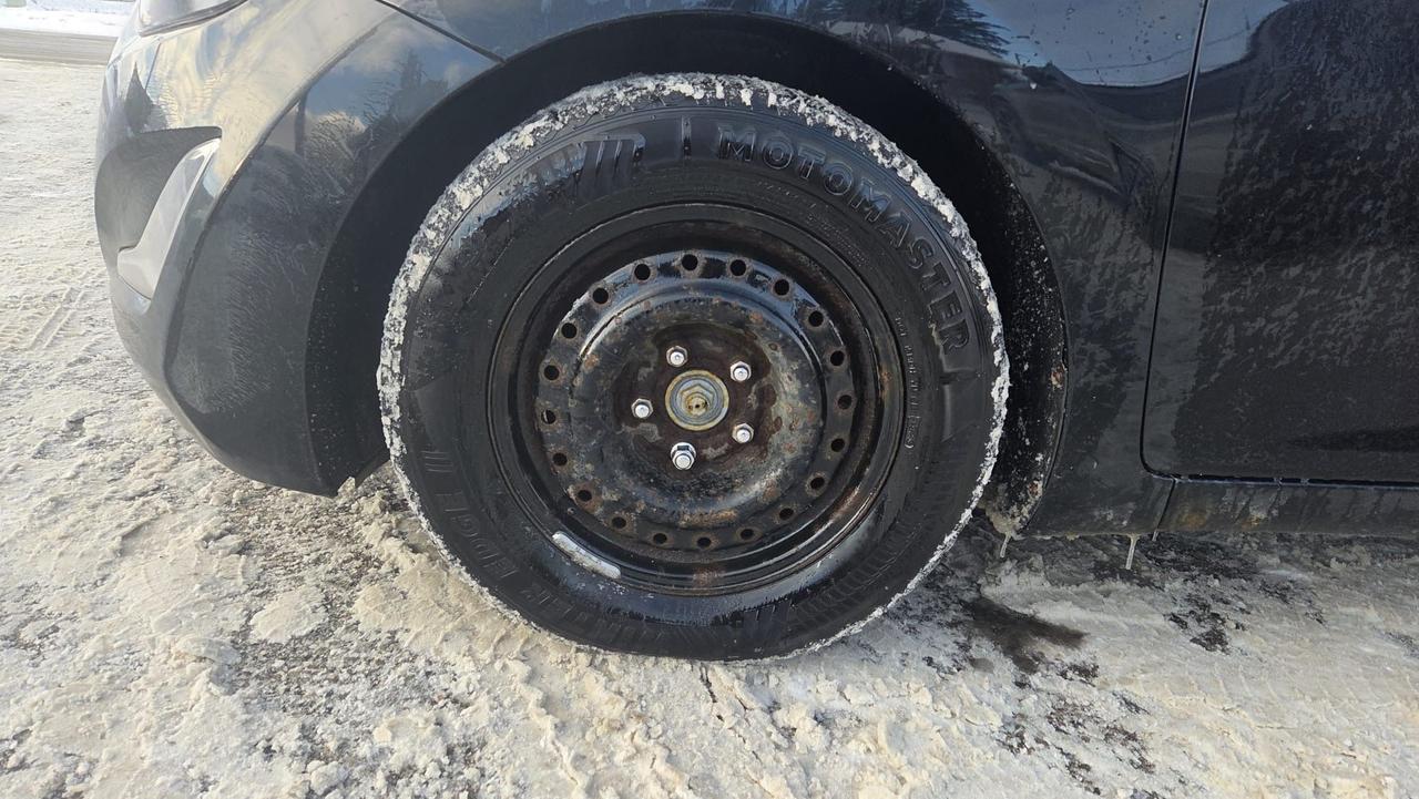 2015 Hyundai Elantra Limited, NO ACCIDENTS, WELL SERVICED, CERTIFIED Photo