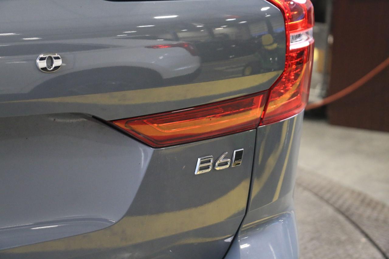 2022 Volvo XC60 AWD R-Design - NAVI|PANO|CAMERA|BLINDSPOT|2xRIMS Photo