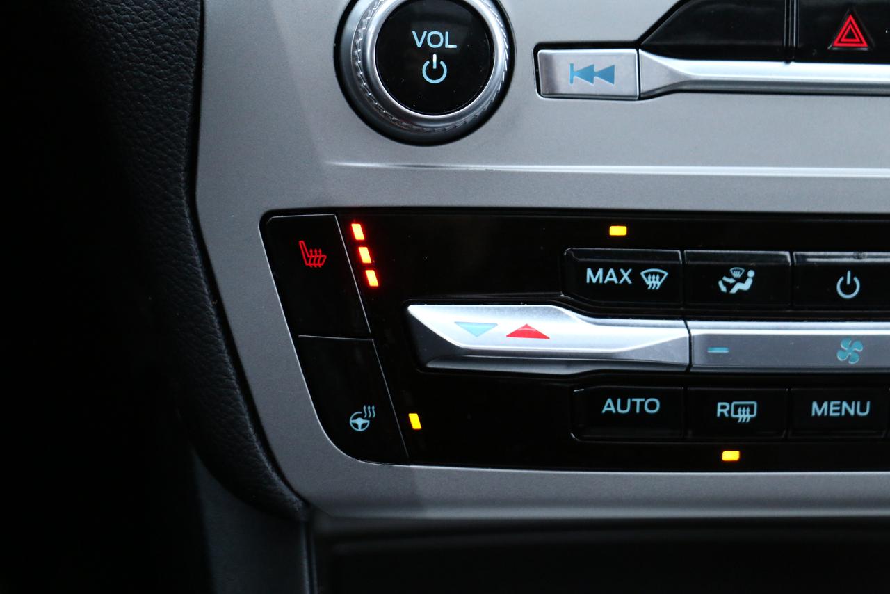 2022 Ford Explorer XLT AWD - 6PASS|NAVICAMERA|BLINDSPOT|LANEKEEP Photo