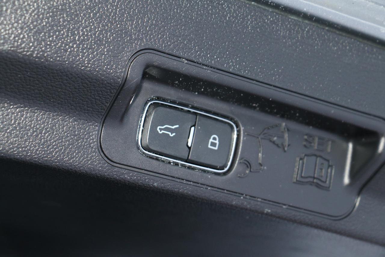 2022 Ford Explorer XLT AWD - 6PASS|NAVICAMERA|BLINDSPOT|LANEKEEP Photo