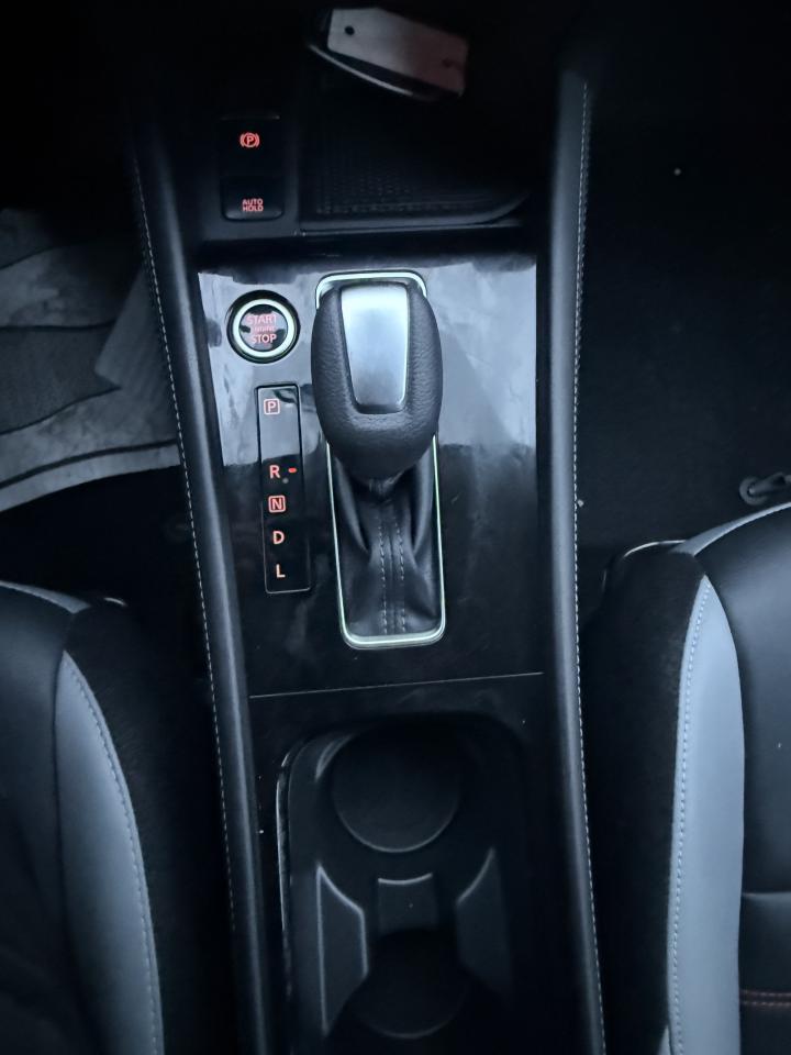 2024 Nissan Kicks SR Photo