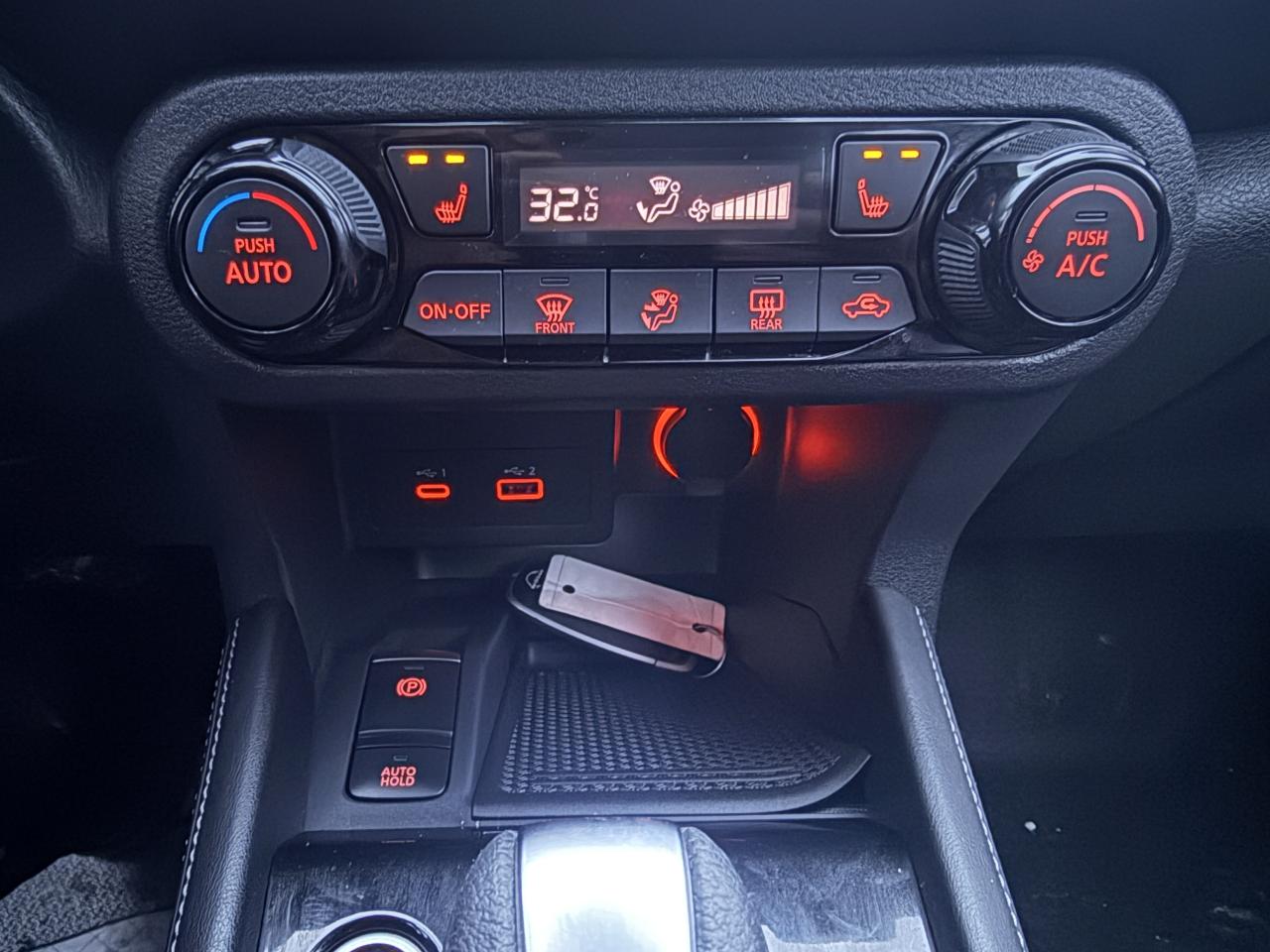 2024 Nissan Kicks SR Photo