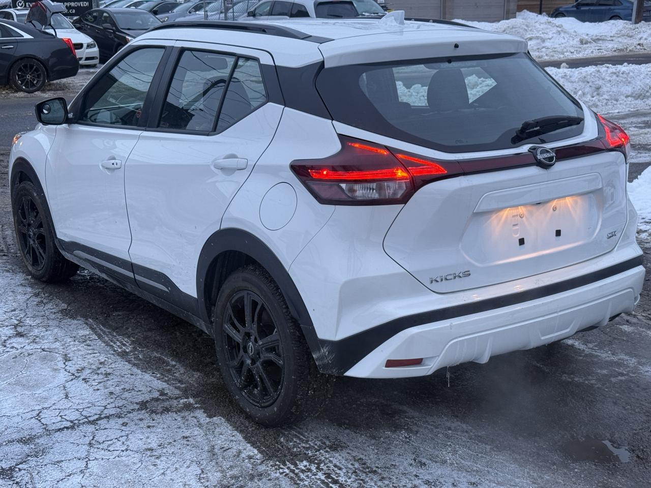 2024 Nissan Kicks SR Photo