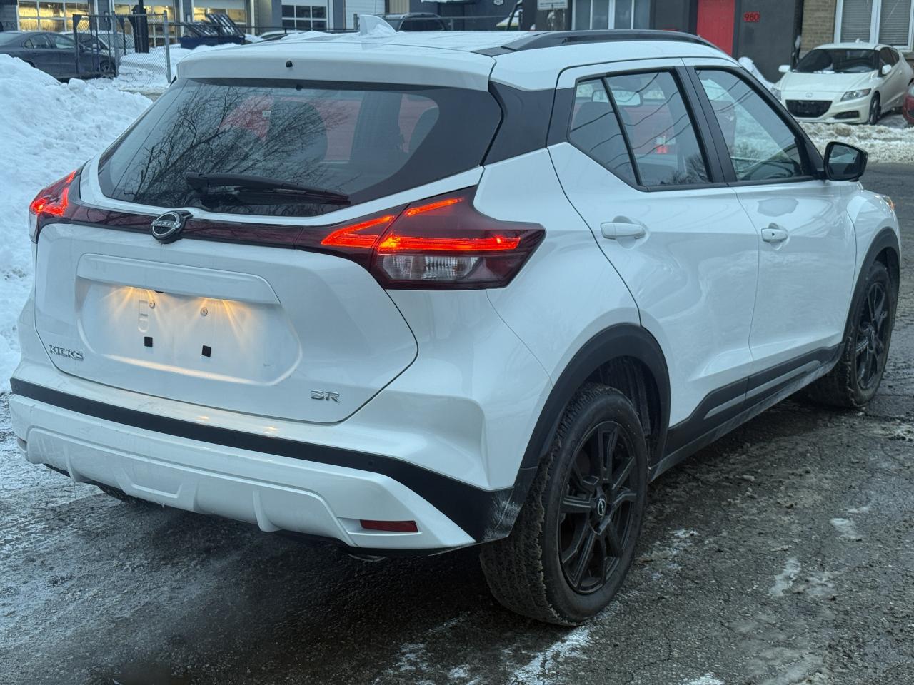 2024 Nissan Kicks SR Photo3