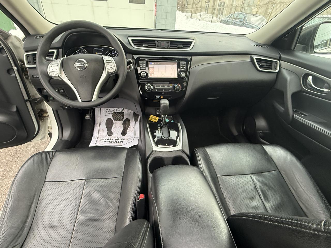 2016 Nissan Rogue SV Photo