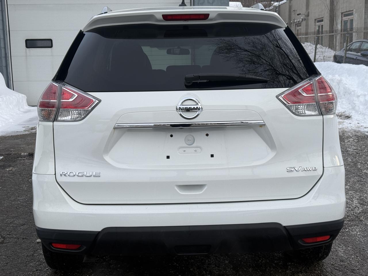 2016 Nissan Rogue SV Photo