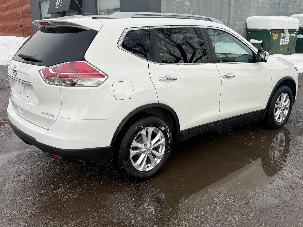 2016 Nissan Rogue SV Photo