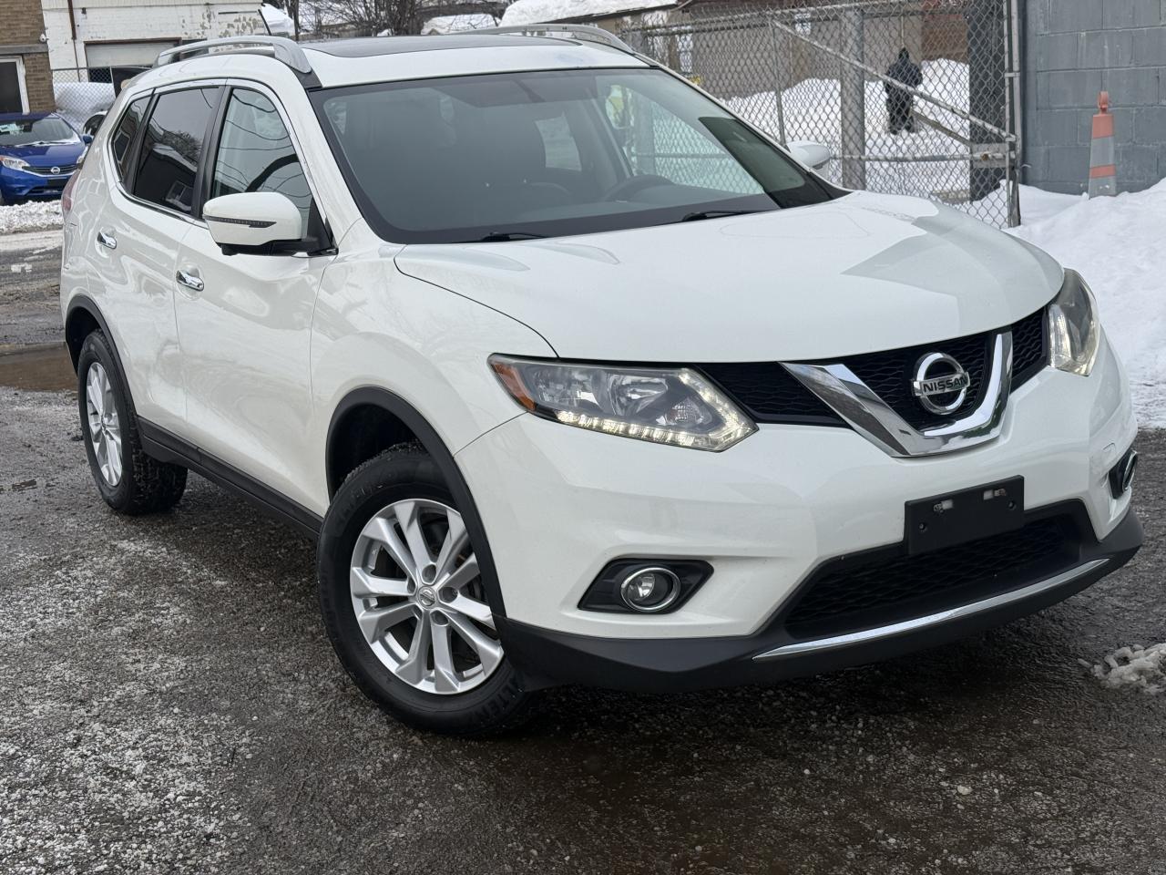 2016 Nissan Rogue SV Photo
