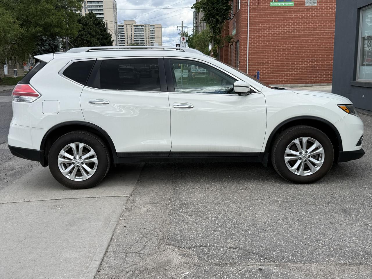 2016 Nissan Rogue AWD 4dr S Photo