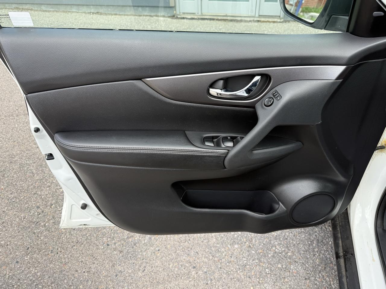 2016 Nissan Rogue AWD 4dr S Photo