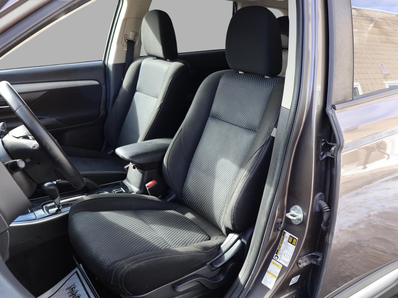 2018 Mitsubishi Outlander ES AWC CERTIFIED *ACCIDENT FREE* CAMERA BLUETOOTH HEATED SEATS CRUISE ALLOYS Photo