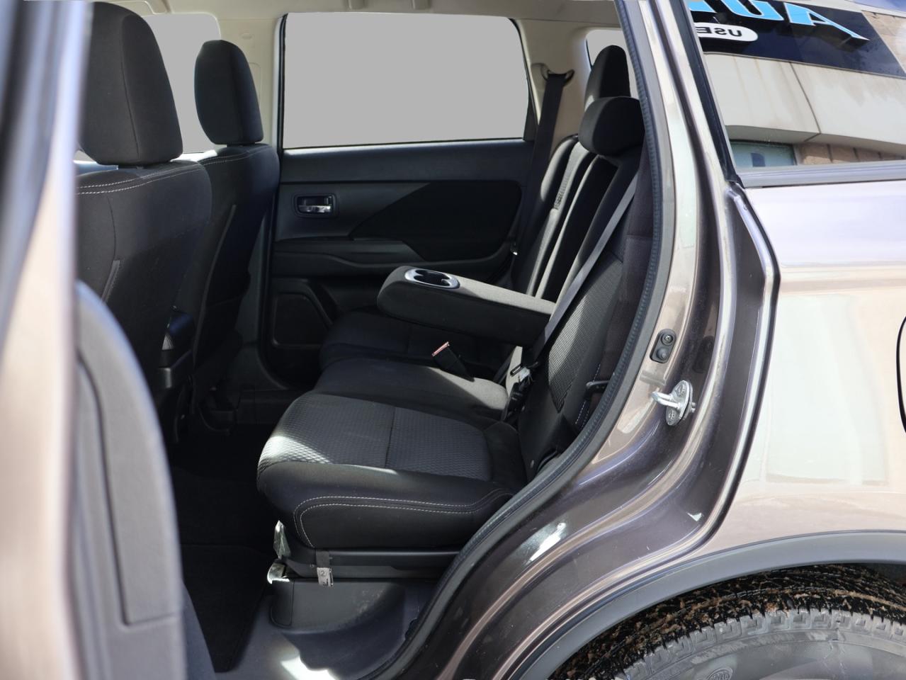 2018 Mitsubishi Outlander ES AWC CERTIFIED *ACCIDENT FREE* CAMERA BLUETOOTH HEATED SEATS CRUISE ALLOYS Photo