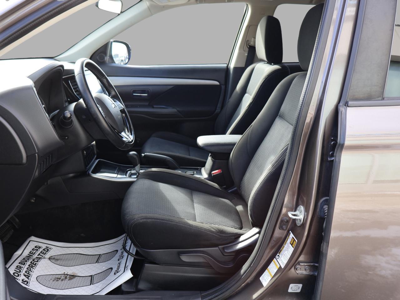 2018 Mitsubishi Outlander ES AWC CERTIFIED *ACCIDENT FREE* CAMERA BLUETOOTH HEATED SEATS CRUISE ALLOYS Photo