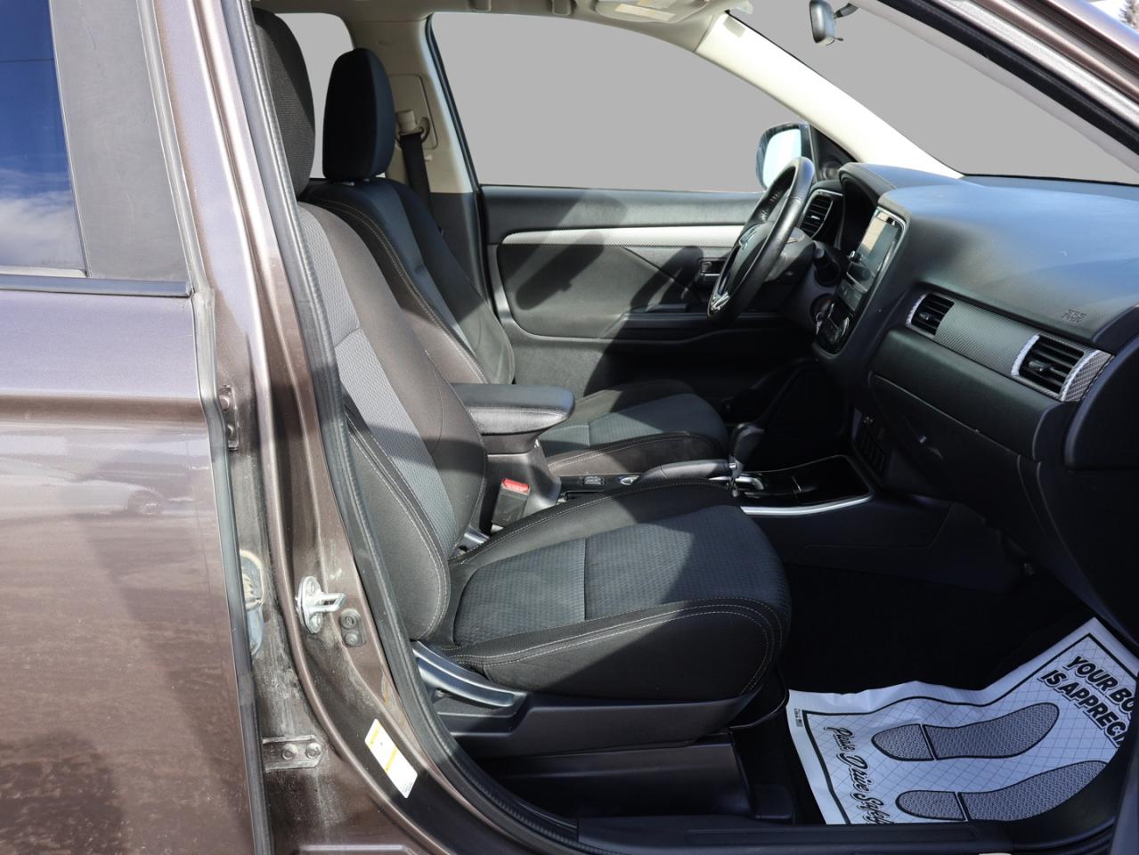 2018 Mitsubishi Outlander ES AWC CERTIFIED *ACCIDENT FREE* CAMERA BLUETOOTH HEATED SEATS CRUISE ALLOYS Photo